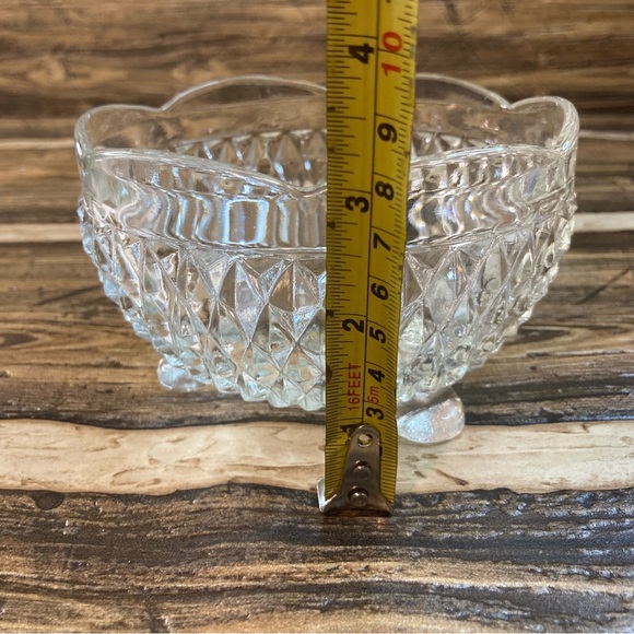 Vintage Indiana glass footed bowl Diamond Point pattern - Picture 9 of 9